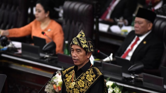 Presiden Joko Widodo menyampaikan pidato dalam rangka penyampaian laporan kinerja lembaga-lembaga negara dan pidato dalam rangka HUT ke-75 Kemerdekaan RI pada sidang tahunan MPR dan Sidang Bersama DPR-DPD di Komplek Parlemen, Senayan, Jakarta. Foto: Akbar Nugroho Gumay/ANTARA FOTO