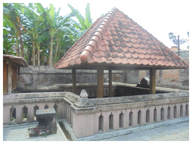 Ringin Sepuh, Ditanam Sunan Kalijaga untuk Menjaga Mata Air Kotagede, Jogja (310348)
