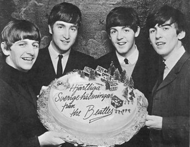 The Beatles merupakah bintang dunia yang mempopulerkan gaya rambut mangkuk | Gambar oleh Bo Trenter dari wikimedia commons
