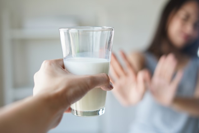 Menolak minum susu karena intoleransi laktosa Foto: Shutterstock