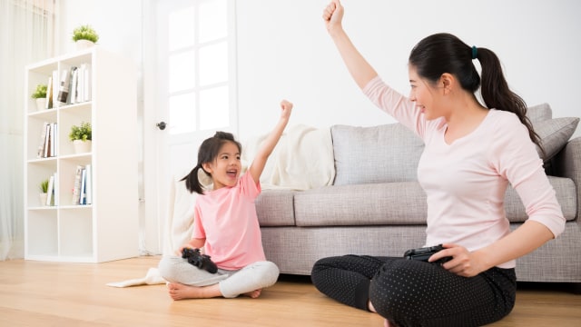 Cara Dukung Perkembangan Holistik Anak (147997)