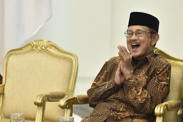 B.J Habibie, tokoh penting dibalik Hari Kebangkitan Teknologi Nasional. (ANTARA FOTO/Puspa Perwitasari)