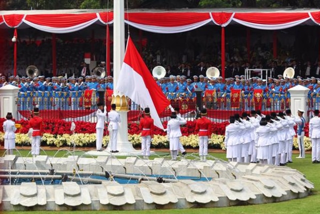 Tim Pasukan Pengibar Bendera Pusaka, perayaan HUR RI yang ke-73 Tahun- Upacara tersebut mengambil tema Kerja Kita Prestasi Bangsa.-JIBI/Bisnis - Dwi Prasetya