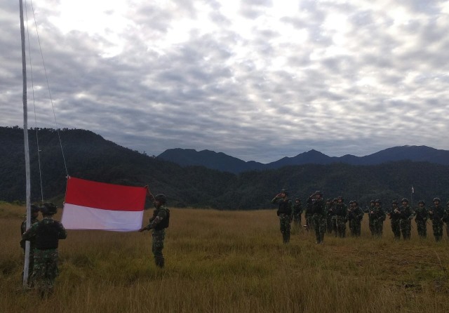 Bendera Merah Putih Berkibar di Distrik Mugu Nduga Papua yang 