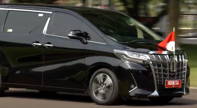 Bukan Mercy, Ini Mobil yang Dipakai Jokowi Saat Upacara 17 Agustus (119580)