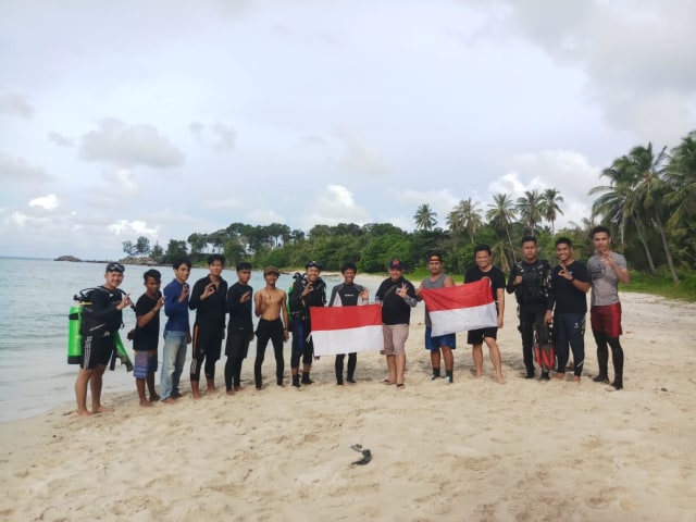 Kibarkan Bendera Merah Putih, 8 Club Diving Ini Kenalkan Wisata Bawah Laut Babel (216219)
