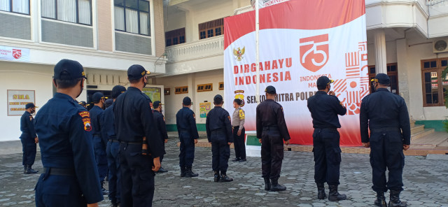 Sikap berbudi luhur dilakukan oleh Pondok Pesantren Budi Utomo LDII Surakarta terhadap para santrinya. Hal ini menanggapi adanya tindakan intoleransi di Kota Solo beberapa waktu lalu