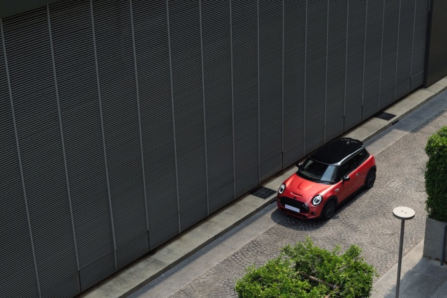 MINI Rosewood Edition Meluncur, Hanya Ada 40 Unit di Indonesia (97950)