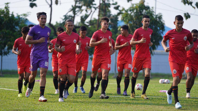 Momen Persija Jakarta jalani latihan di Lapangan PSAU, Halim, Jakarta Timur, tahun lalu. Foto: Media Persija