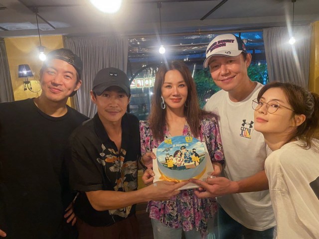 Film Okay Madam Tembus 1 Juta Penonton Usai 8 Hari Dirilis Di Bioskop Korsel Kumparan Com Madam (2020) subtitle indonesia streaming movie downloaddownload film. film okay madam tembus 1 juta