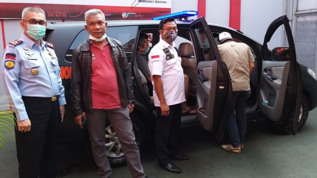 Napi yang ditangkap akibat racik ekstasi di rumah sakit, dipindahkan ke Lapas Nusakambangan. Foto: Ditjen PAS