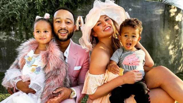 Sedang Hamil, Chrissy Teigen Tak Sengaja Ungkap Jenis Kelamin Anak Ketiganya (16636)