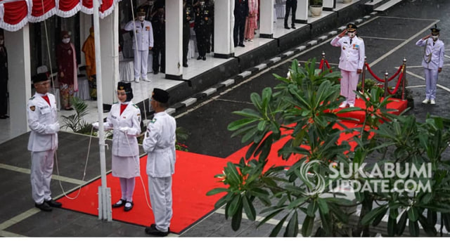 Dok, upacara penurunan bendera 17 Agustus 2020 di Balai Kota Sukabumi | Sumber Foto:DOK Humas Kota Sukabumi