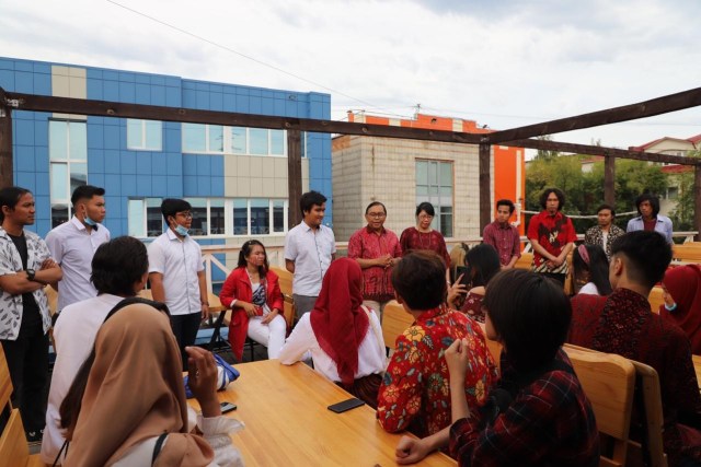 Mahasiswa Indonesia di Tengah Siberia, Rusia, Turut Rayakan HUT ke-75 RI (7699)