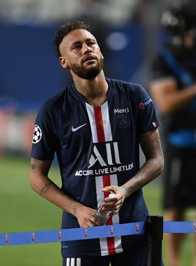 Tangis Neymar di laga Final Liga Champions 2019/2020. Foto: Reuters/Pool
