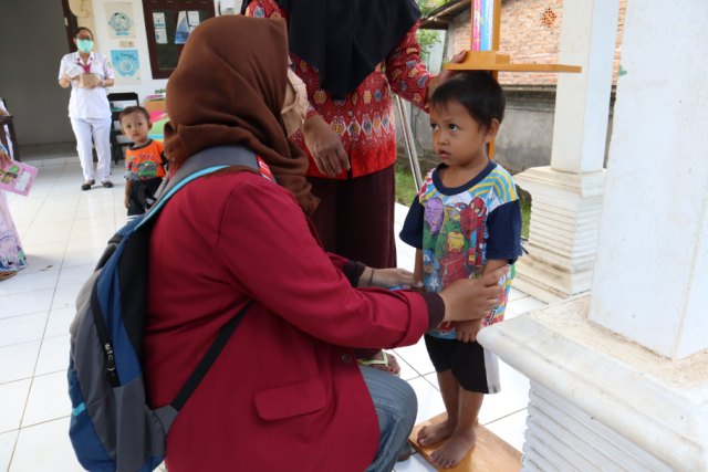 Di Era New Normal, Mahasiswa UMM Bergerak Dalam Posyandu Balita (242482)