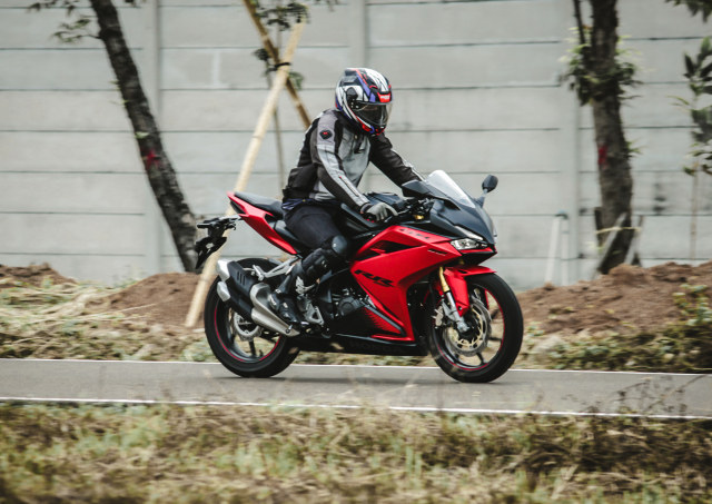 Catatan Kami Setelah Menggeber Honda CBR250RR SP Quick Shifter di Sirkuit (56431)