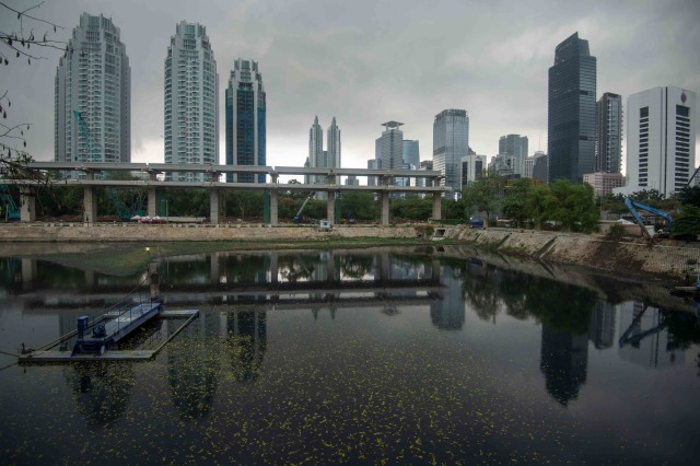 Potret gedung-gedung perkantoran di Jakarta, Kamis (13/8/2020). . Foto: Aditya Pradana Putra/Antara Foto