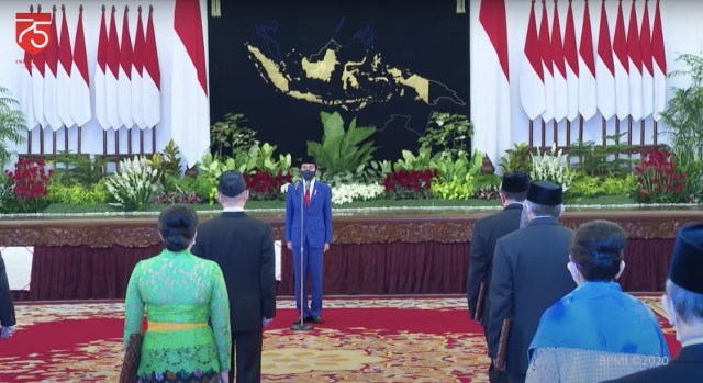 Presiden Joko Widodo melantik 17 anggota Konsul Kedokteran Indonesia (KKI) 2020-2025, Rabu (19/8/2021). Foto: Youtube/Setpres
