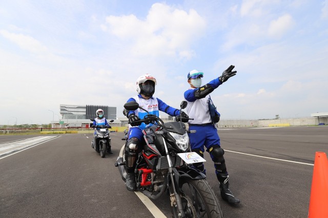 Pemotor Wajib Tahu 120 Potensi Bahaya di Jalan dan Tips Menghindari (223288)