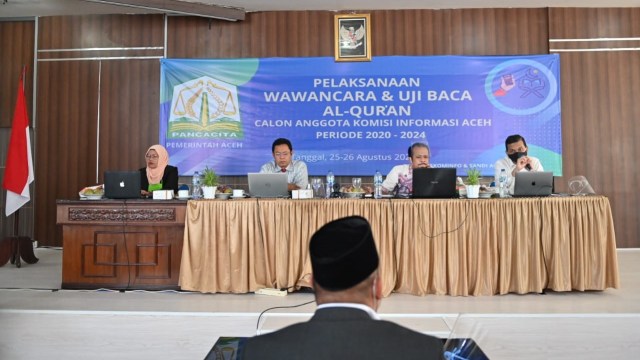 Wawancara dan uji baca Al-Qur'an untuk calon anggota KIA. Dok. Kominsa Aceh. 