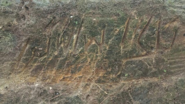 Temuan situs batu bertulis di teritorial Kota Lahat. Foto: Dok. Istimewa