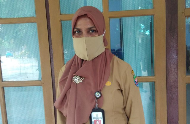 Kepala Dinas Penanaman Modal Pelayanan Terpadu Satu Pintu dan Tenaga Kerja (PTSP)  Kaimana, Siti Rahma Iribaram. Foto: Arfat Jempot