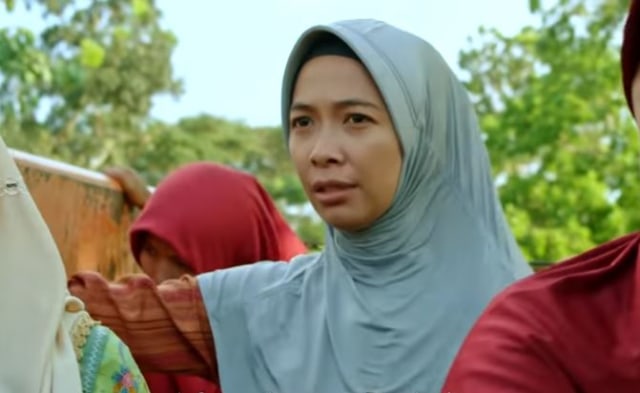 Bikin Pangling, 5 Potret Yu Tri 'Tilik' di Kehidupan Nyata (291567)