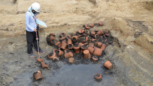 Foto: Penampakan 1.500 Tulang Manusia di Situs Pemakaman Kuno Osaka, Jepang (79309)