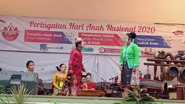 Pementasan ludruk anak dari Sanggar Seni Medang Taruno Budaya Surabaya. Foto-foto: Masruroh/Basra﻿