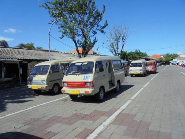 Upaya Merevitilasasi Angkutan Umum di Surabaya (39248)