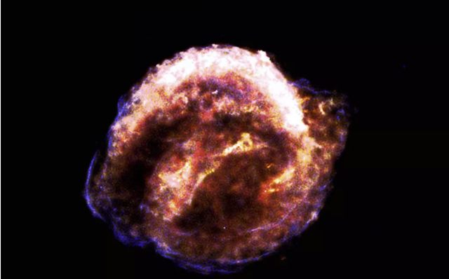Black Dwarf Supernova akan terjadi saat kiamat Foto: NASA