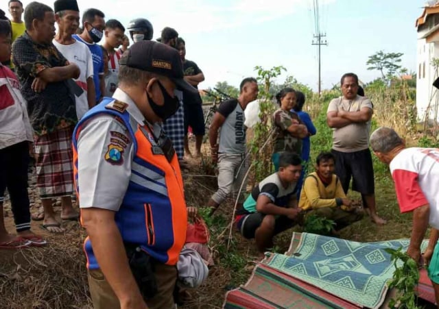 Hendak Panen Jagung, Petani di Probolinggo Tewas Tertabrak Kereta Api