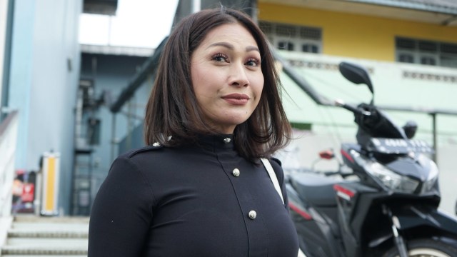 Hamil Anak Pertama dari Brotoseno, Tata Janeeta Ngidam Belanja di Pasar (114714)