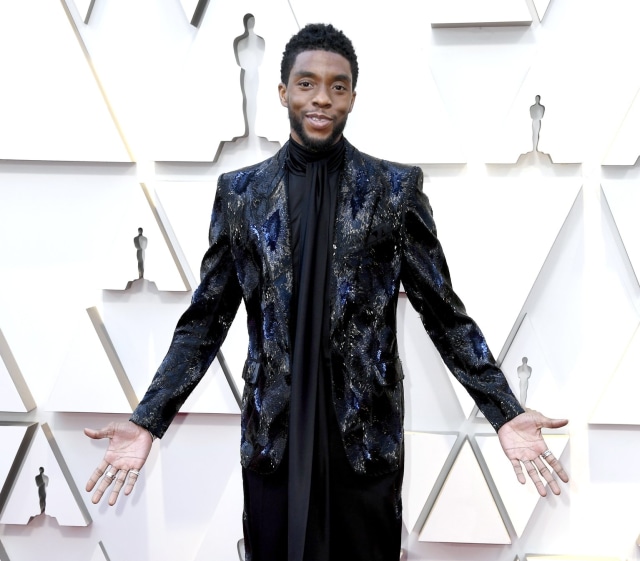 Gaya Chadwick Boseman di Academy Awards 2019 Foto: Frazer Harrison