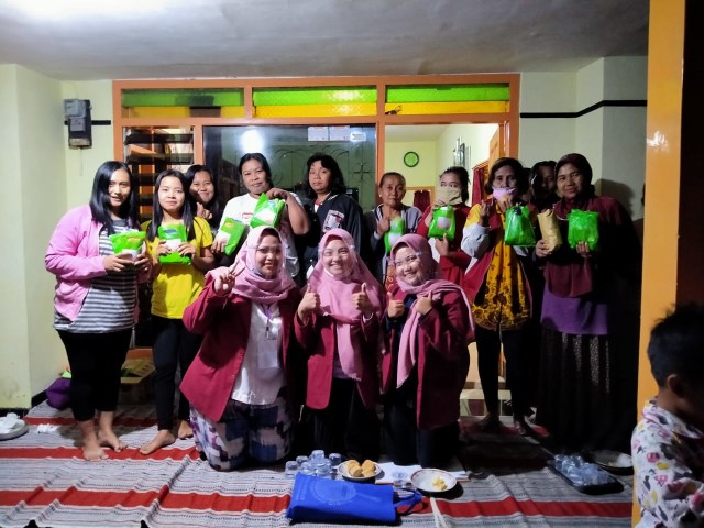 Foto bersama Kelompok Dasawisma Rt.2 Dusun Sempu 