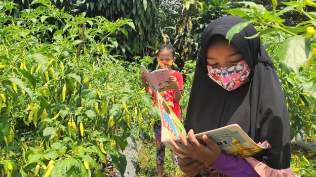 Praktik Baik Membaca di Alam, Jaga Kearifan Lokal via Taman Bacaan (105832)
