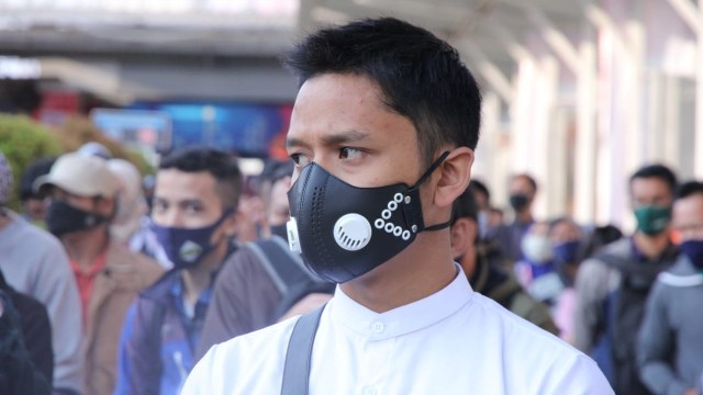 Penumpang Krl Diminta Tak Pakai Masker Scuba Atau Buff