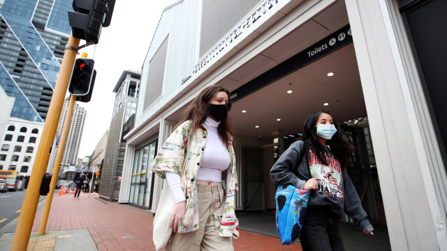 Suasana Kota Auckland Selandia Baru Ketika berlakukan wajib masker. Foto: REUTERS/Fiona Goodall
