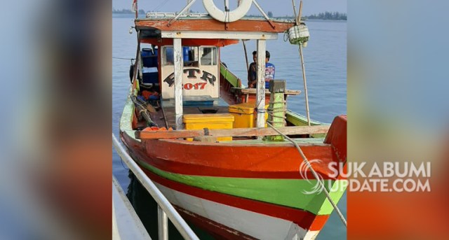 Perahu diesel milik nelayan Ujung Genteng, Kabupaten Sukabumi yang hilang akhirnya ditemukan pada Selasa (1/9/2020). Kapal Motor (KM) PTR itu berada di perairan Bengkulu. | Sumber Foto:Istimewa