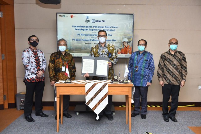 PT Perusahaan Gas Negara Tbk (PGN) melakukan kerjasama dengan PT Bank Rakyat Indonesia (BRI) dalam Pembiayaan Tagihan Pemakaian Gas Pelanggan PGN. Foto: Perusahaan Gas Negara. 