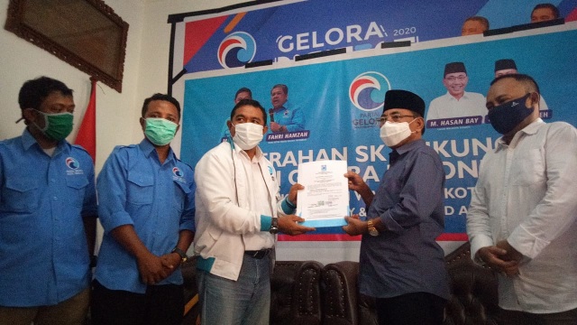 Foto bersama MHB-Gas dengan pengurus Partai Gelora. Foto: Rajif Duchlun/cermat