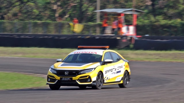 Honda Civic Hatchback RS dan Civic Turbo Jadi Safety Car di Sirkuit Sentul (303)