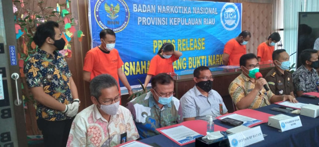 Konferensi Pers Pemusnahan barang bukti narkotika jenis sabu di kantor BNN Provinsi Kepulauan Riau. Foto: Rega/kepripedia.com