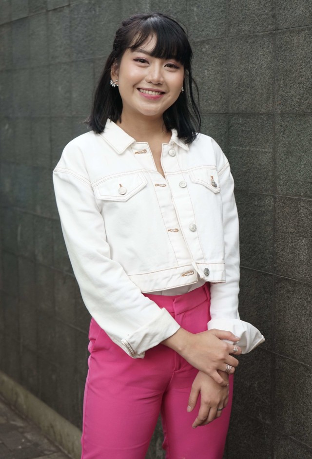 Penyanyi jebolan Indonesian Idol, Ghea Indrawari saat ditemui dikawasan Tendean, Jakarta, Rabu, (2/9/2020). Foto: Ronny