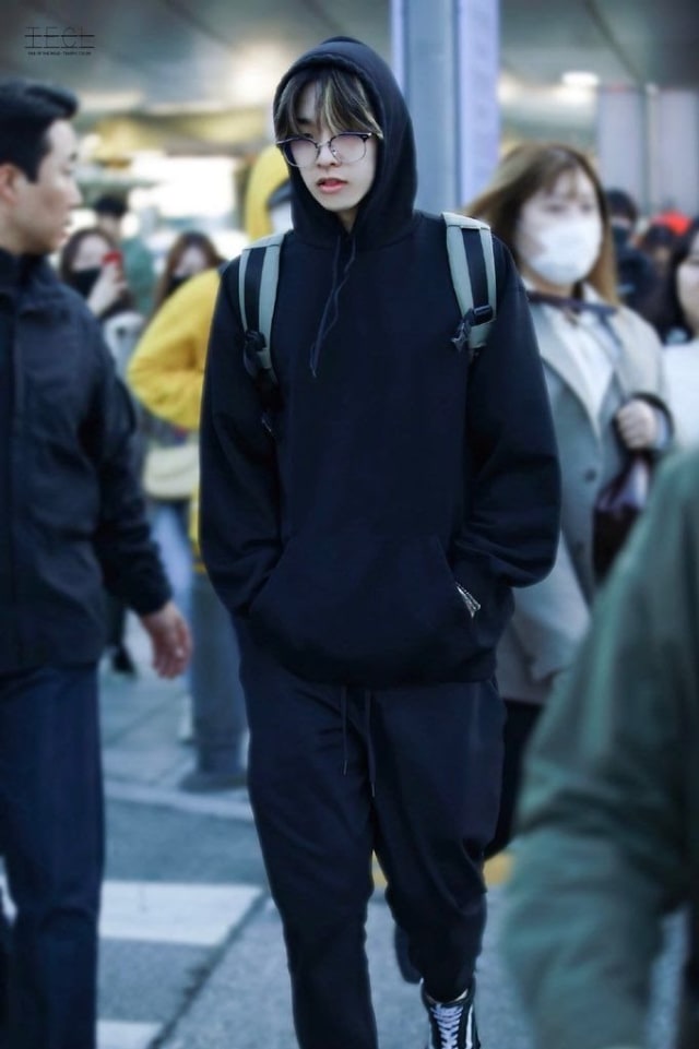 Mix & Match Hoodie Versi Jae Day6 Bikin Tampilan Makin Keren (97414)
