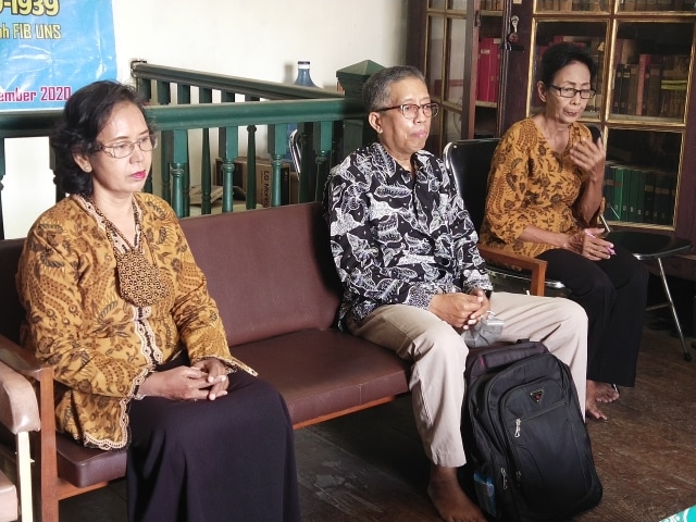 Riset Grup Sejarah Kebudayaan dari Prodi Ilmu Sejarah Fakultas Ilmu Budaya, Universitas Sebelas Maret (UNS) mengadakan Focus Group Discussion (FGD) di Perpustakaan Reksopustaka Mangkunegaran