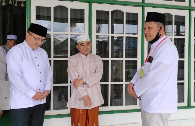 Jelang Pendaftaran Pilgub Kalsel, Denny Indrayana Akan Gelar Salat Hajat (345041)