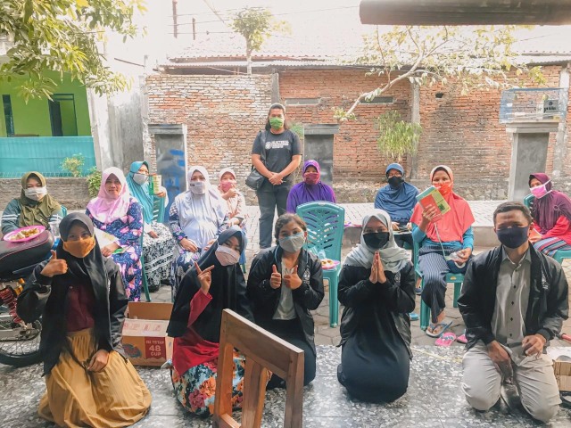 Sosialisasi Obat Nyamuk Alami di RT 01 Jurang Belimbing(Dok. Pribadi)