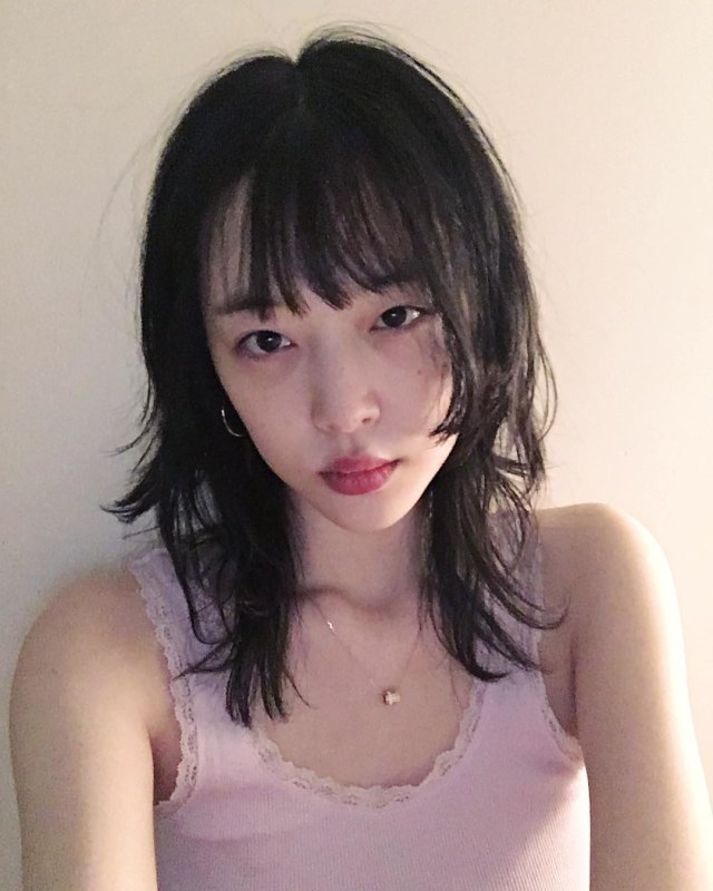 Ibu Sulli dan Tiffany SNSD Tampil di Dokumenter 'Why Was Sulli Uncomfortable?' (379377)